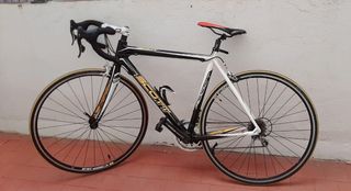 Bicicleta Scott Addict R4 Carbono