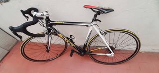 Bicicleta Scott Addict R4 Carbono