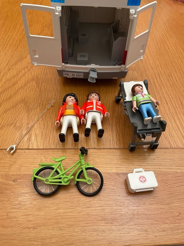 Ambulancia Playmobil