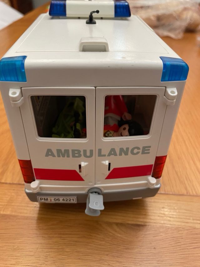 Ambulancia Playmobil