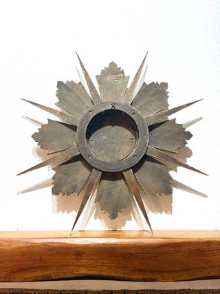 ESPEJO SOL MADERA DORADA.