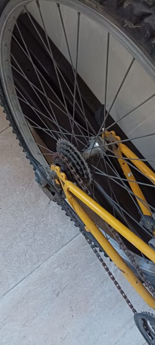 Bicicleta Suntrack Amarilla con marchas
