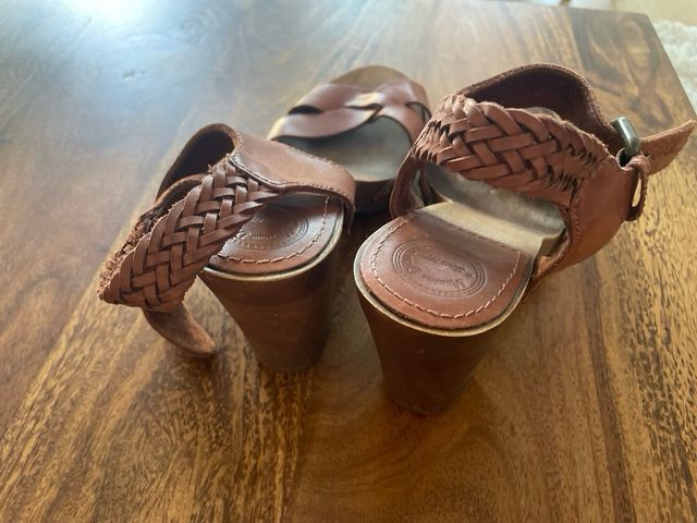 Sandalias Massimo Dutti tacón madera mujer