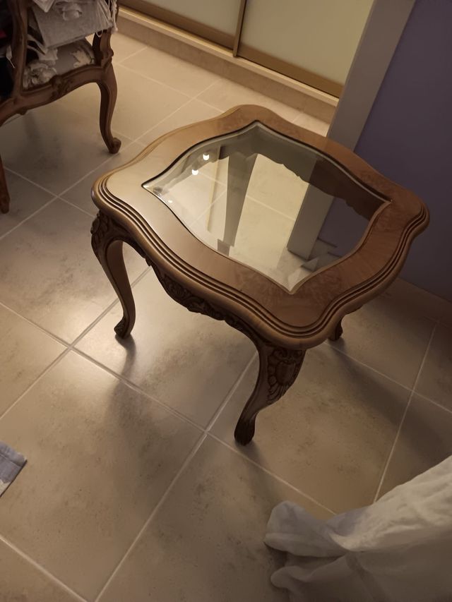 Mesa auxiliar estilo clásico francés