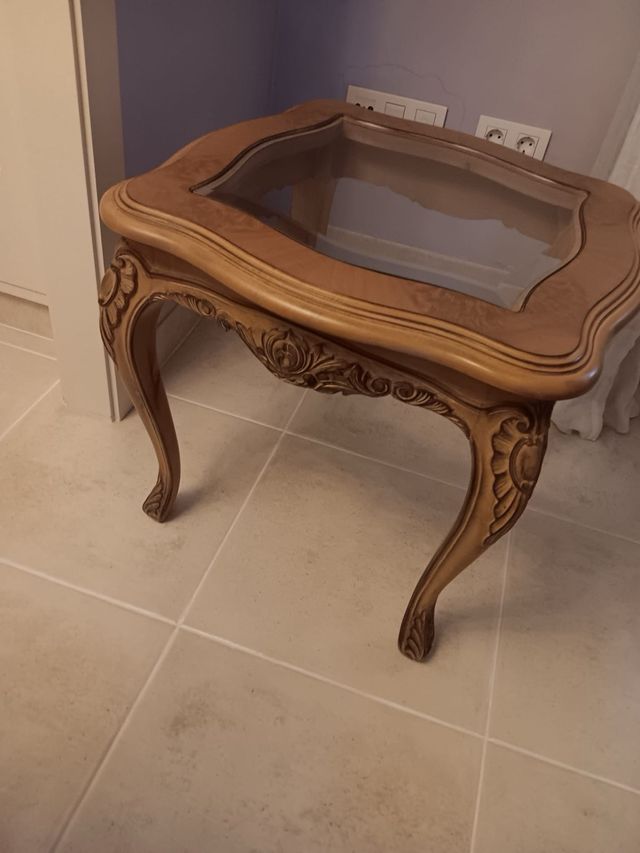 Mesa auxiliar estilo clásico francés