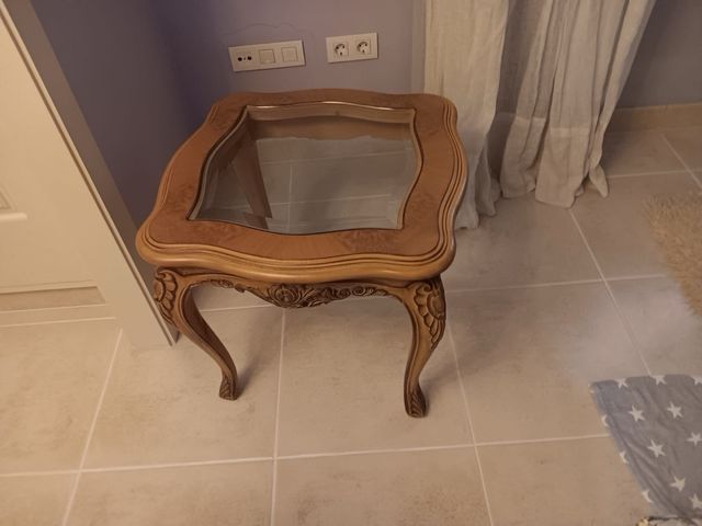 Mesa auxiliar estilo clásico francés