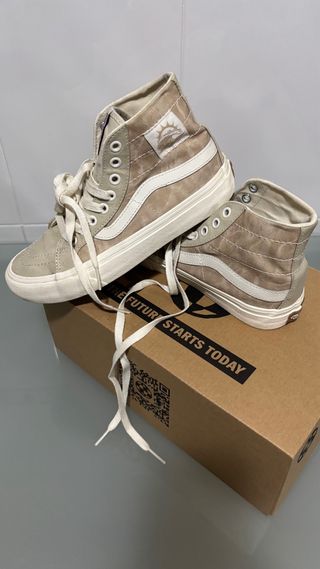 Zapatillas Vans Sk8-Hi Beige y Blancas