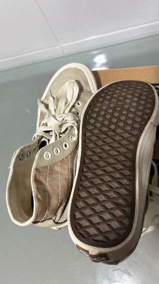 Zapatillas Vans Sk8-Hi Beige y Blancas