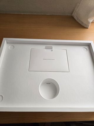 Caja MacBook Pro Apple vacía
