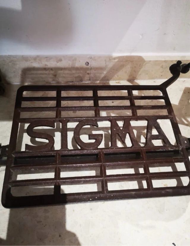 Máquina de coser Sigma antigua