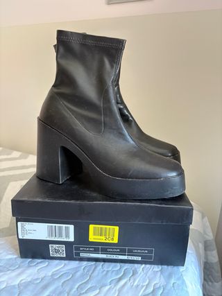 Botines tacón negros 
