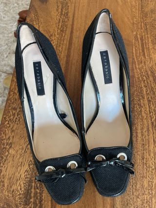 Zapatos de tacón negros para mujer