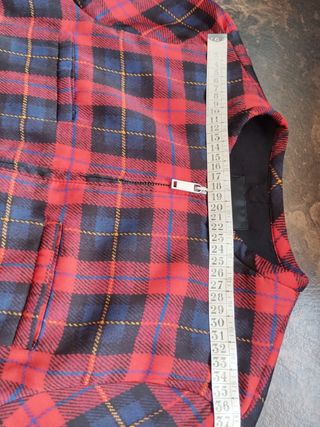 Chaqueta Zara TRF cuadros roja y azul