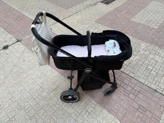 Carrito de bebé con colchón, elevador y almohada