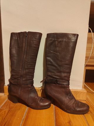 Botas de cuero marrones