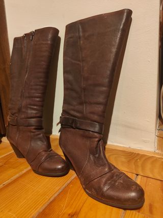 Botas de cuero marrones