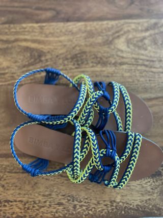 Sandalias BIMBA Y LOLA mujer azul y amarillo
