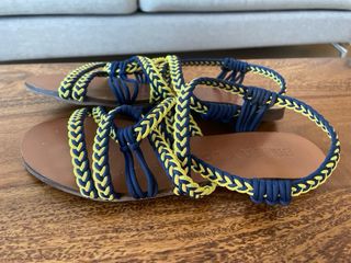 Sandalias BIMBA Y LOLA mujer azul y amarillo