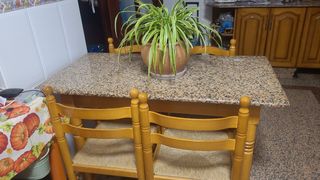 MESA ROSA PORIÑO GRANITO.4 SILLAS REGALO.