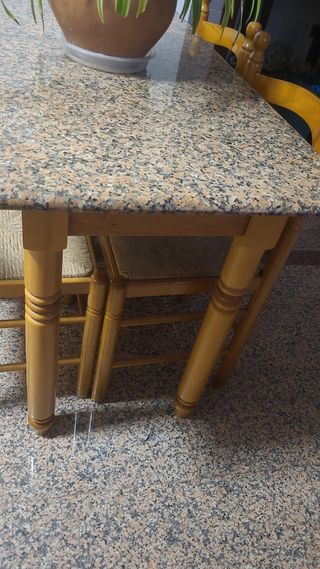 MESA ROSA PORIÑO GRANITO.4 SILLAS REGALO.