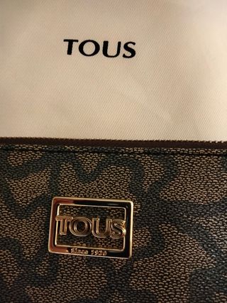 Bolso cartera clutch Tous Kaos Icon marrón y dorad