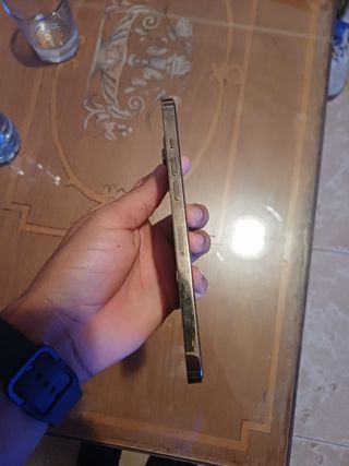 iPhone 12 Pro Max dorado
