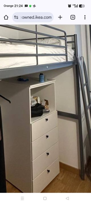 Cómoda blanca de metal y madera