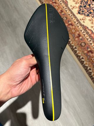 Fizik Arione 00 Carbon Sillin