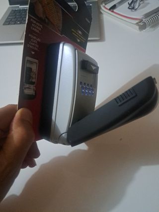 Mini caja fuerte para llaves Master Lock iluminada