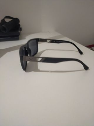Gafas de sol Emporio Armani negras y plateadas