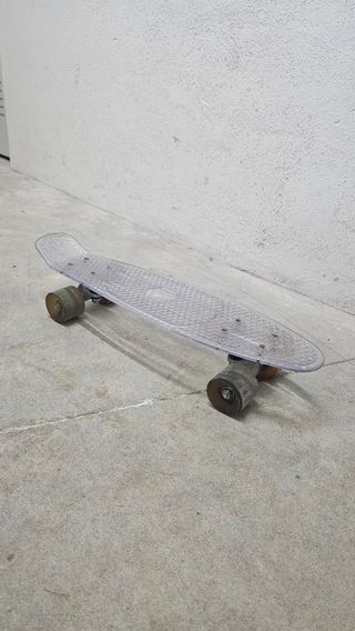 Monopatín transparente