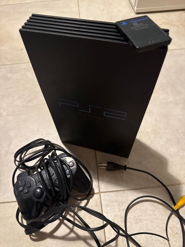 PlayStation 2 Negra + Accesorios