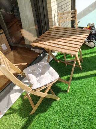 Mesa y Sillas Terraza Madera IKEA con cojines