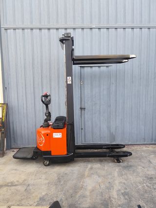 Apilador eléctrico elevación inicial