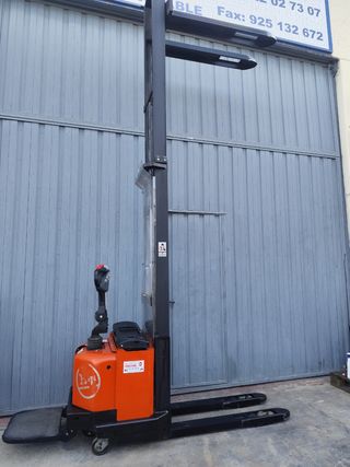 Apilador eléctrico elevación inicial