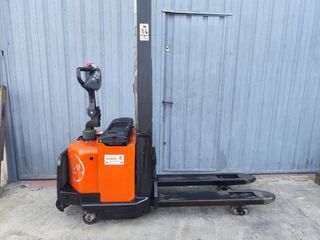 Apilador eléctrico elevación inicial