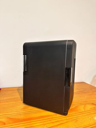Mini Nevera Portátil Negra