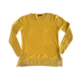 Talla M. Jersey mostaza Corazón. 