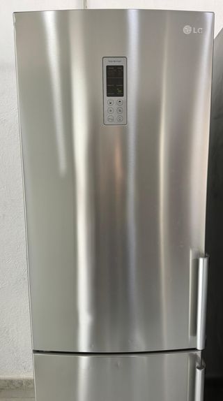 FRIGORÍFICO COMBI NO FROST LG EN ACERO INOXIDABLE 