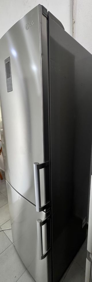 FRIGORÍFICO COMBI NO FROST LG EN ACERO INOXIDABLE 