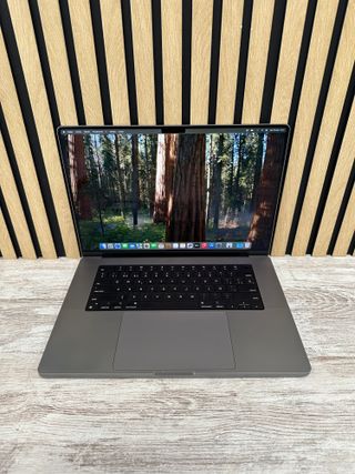 MacBook Pro 16" M1 Pro 1TB 32GB Gris Espacial