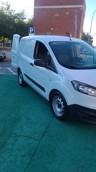 Ford Transit Courier 2017