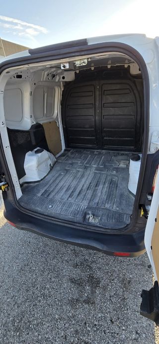 Ford Transit Courier 2017