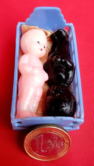 CASA DELLE BAMBOLE D'EPOCA, GIOCATTOLI, MOBILI, VESTITI