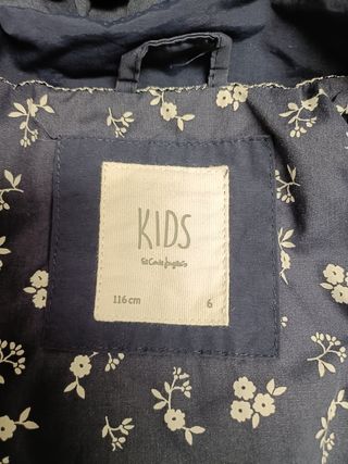 Gabardina fina niña azul marino. Talla 6 años