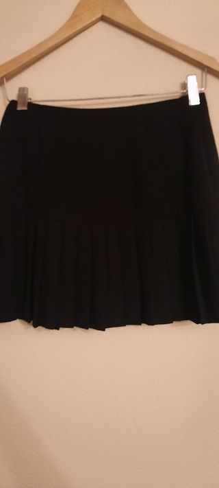 Lote 2 minifaldas: azul flores y negra