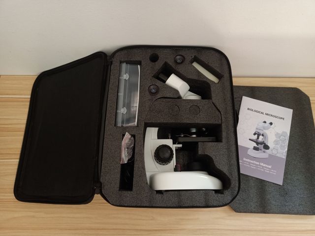 Nueva - Microscopio de laboratorio