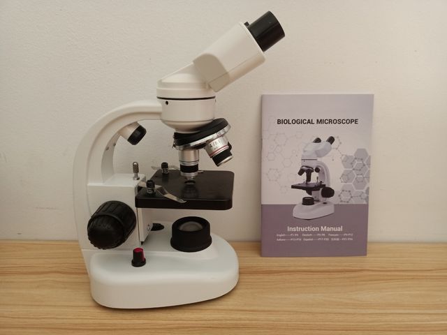 Nueva - Microscopio de laboratorio