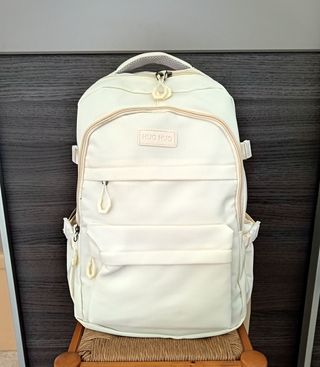 Mochila blanca con USB impermeable - NUEVA