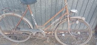 Bicicleta clásica oxidada